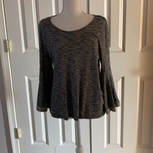 Cute top with bell sleeves